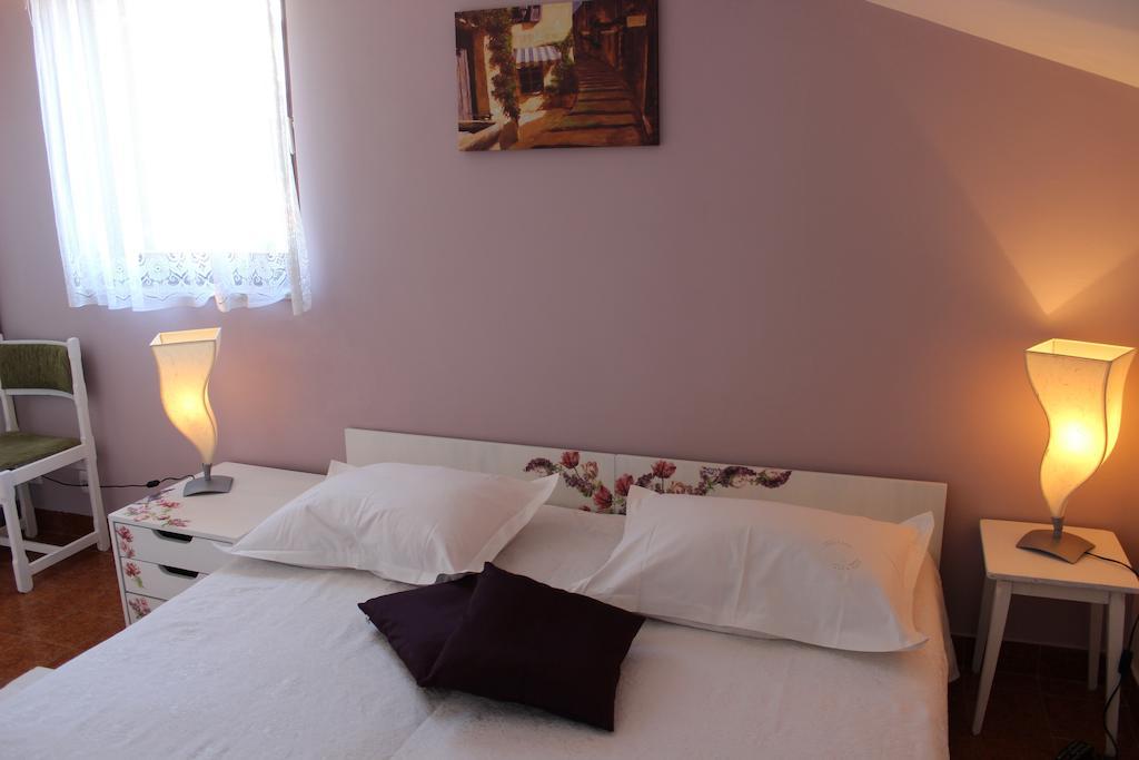 Apartments Petrada Omiš Quarto foto